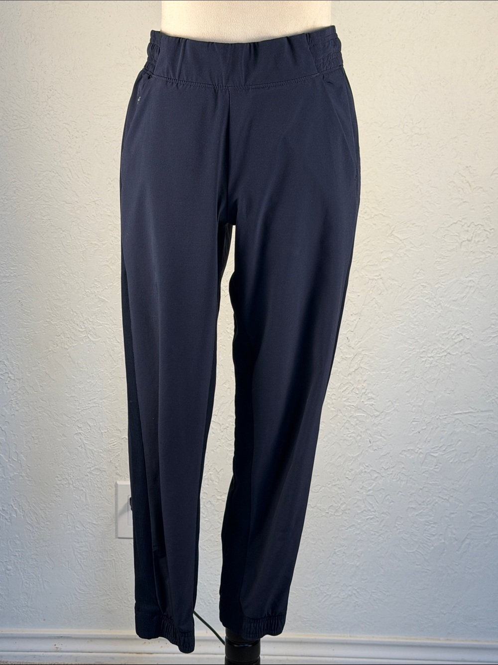 Athleta Navy Brooklyn Elastic-Waist Joggers size 4P Athleisure